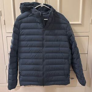 Lululemon men’s XL hooded puffy coat; light weight